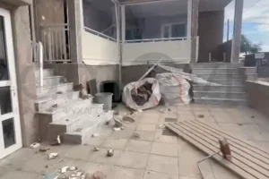 Αλεξανδρούπολη: Επιτέθηκαν στο σπίτι και τον παππού του 3χρονου που πέθανε από ασιτία